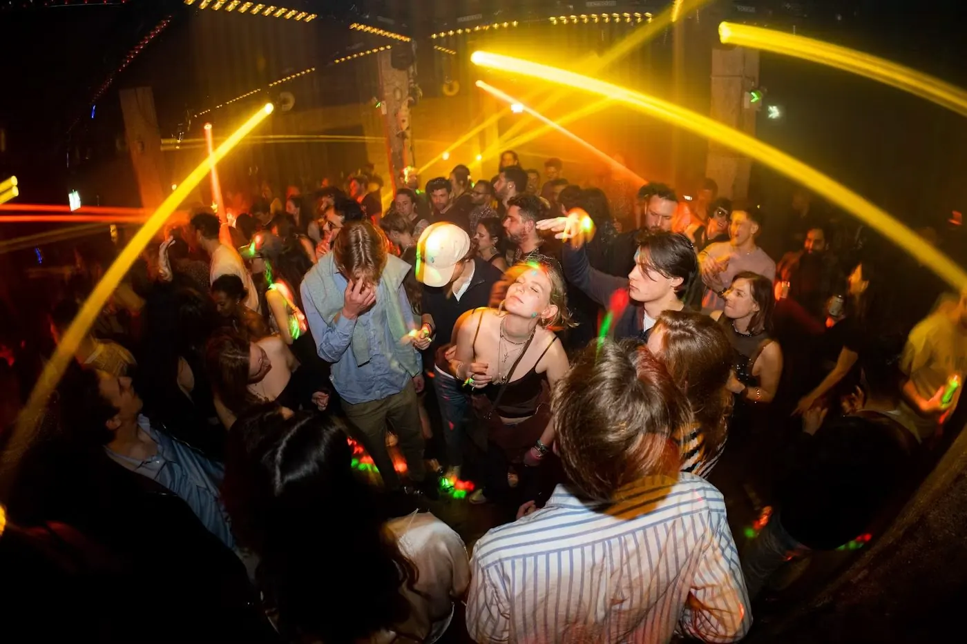 Público en una sala llena